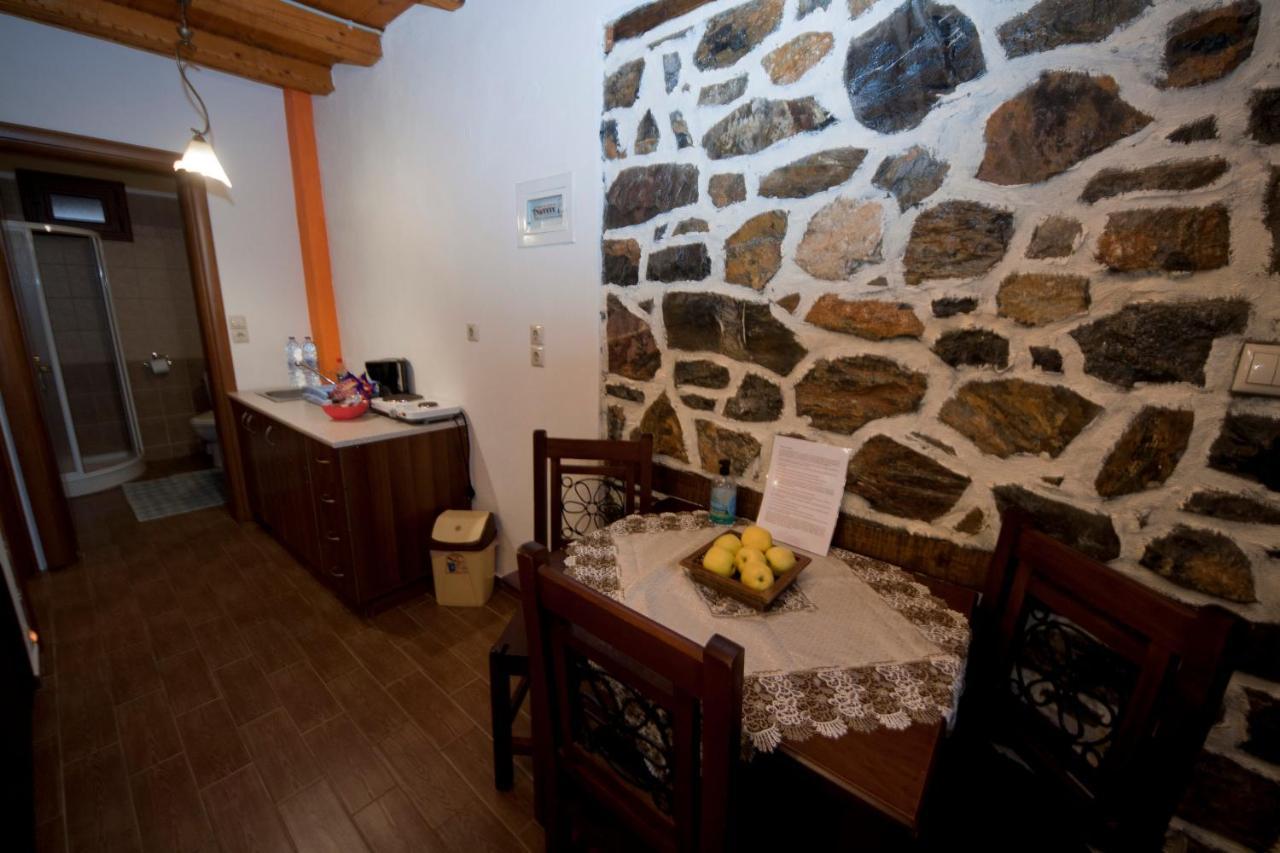 Traditional Guesthouse Siantsis ปาลีออส อากีออส อาตานาซีออส ภายนอก รูปภาพ