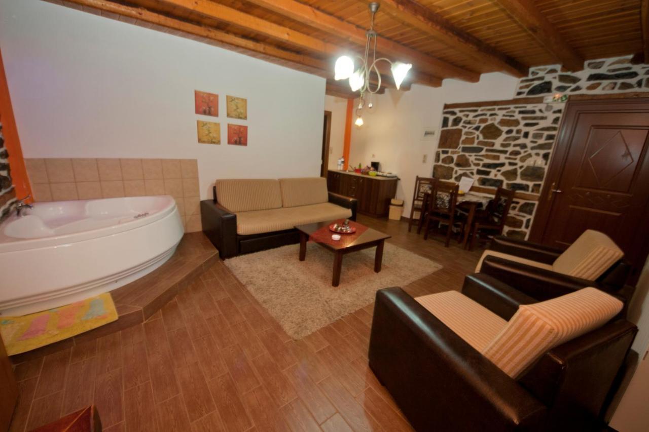 Traditional Guesthouse Siantsis ปาลีออส อากีออส อาตานาซีออส ภายนอก รูปภาพ